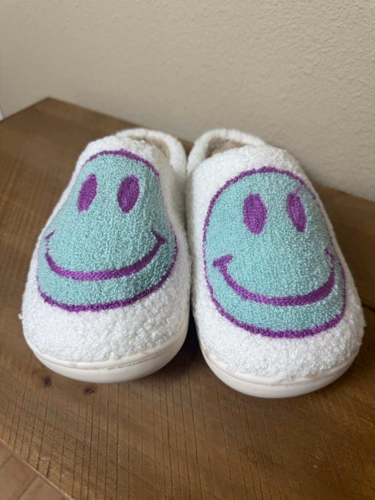 Nordic Peace Happy Face Slippers Super Soft Smiley Size 41-42 Men's 8.5 — image 5 of 8